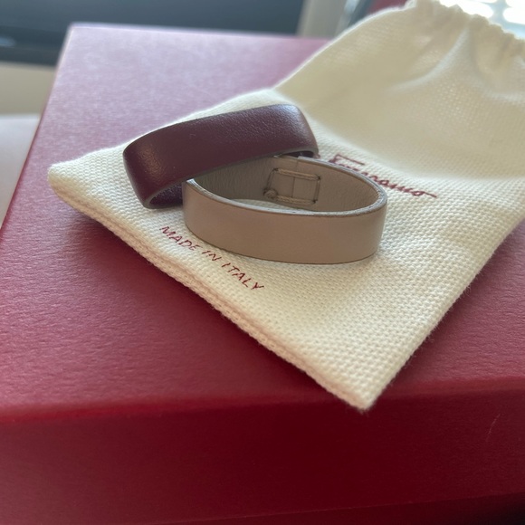 Never worn. - Picture 3 of 5